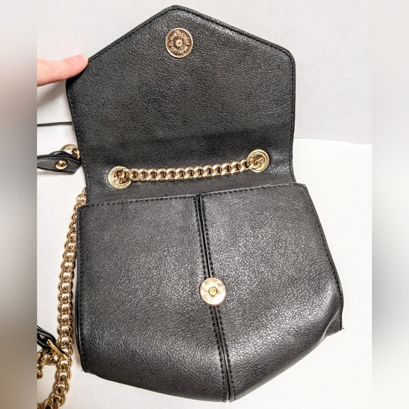 Black gold tone strap Crossbody with snap lock & zipper French style - Picture 5 of 14